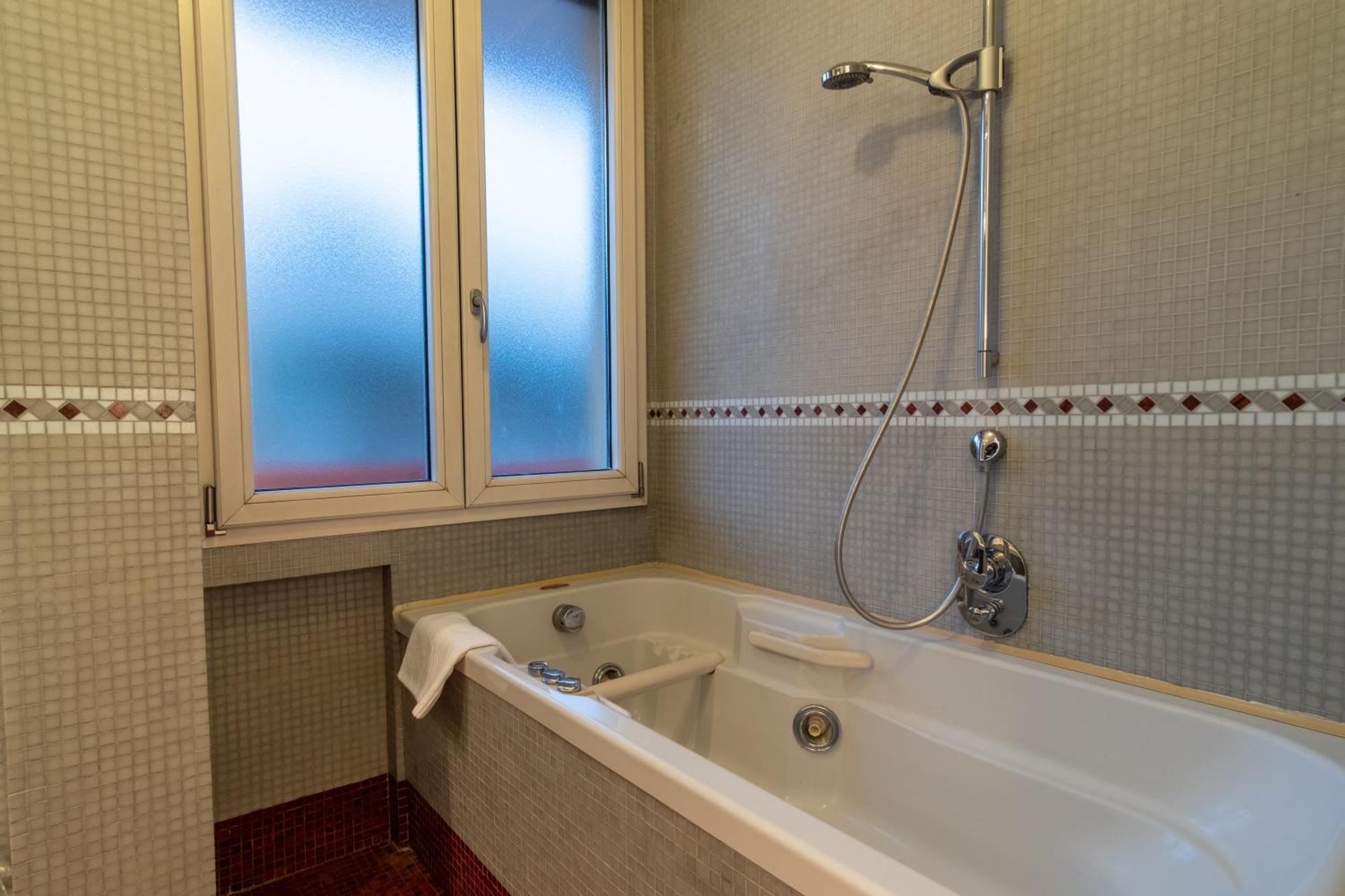 Attic With Terrace And Jacuzzi - Luxury Apartment ローマ エクステリア 写真